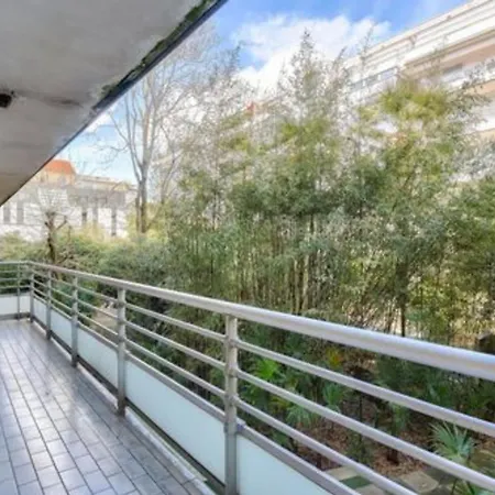 Spacious T2 - Near Tour Montparnasse Appartement